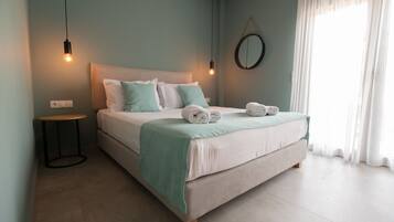 Superior Suite with Pool View / Blue | Desk, soundproofing, free WiFi, bed sheets