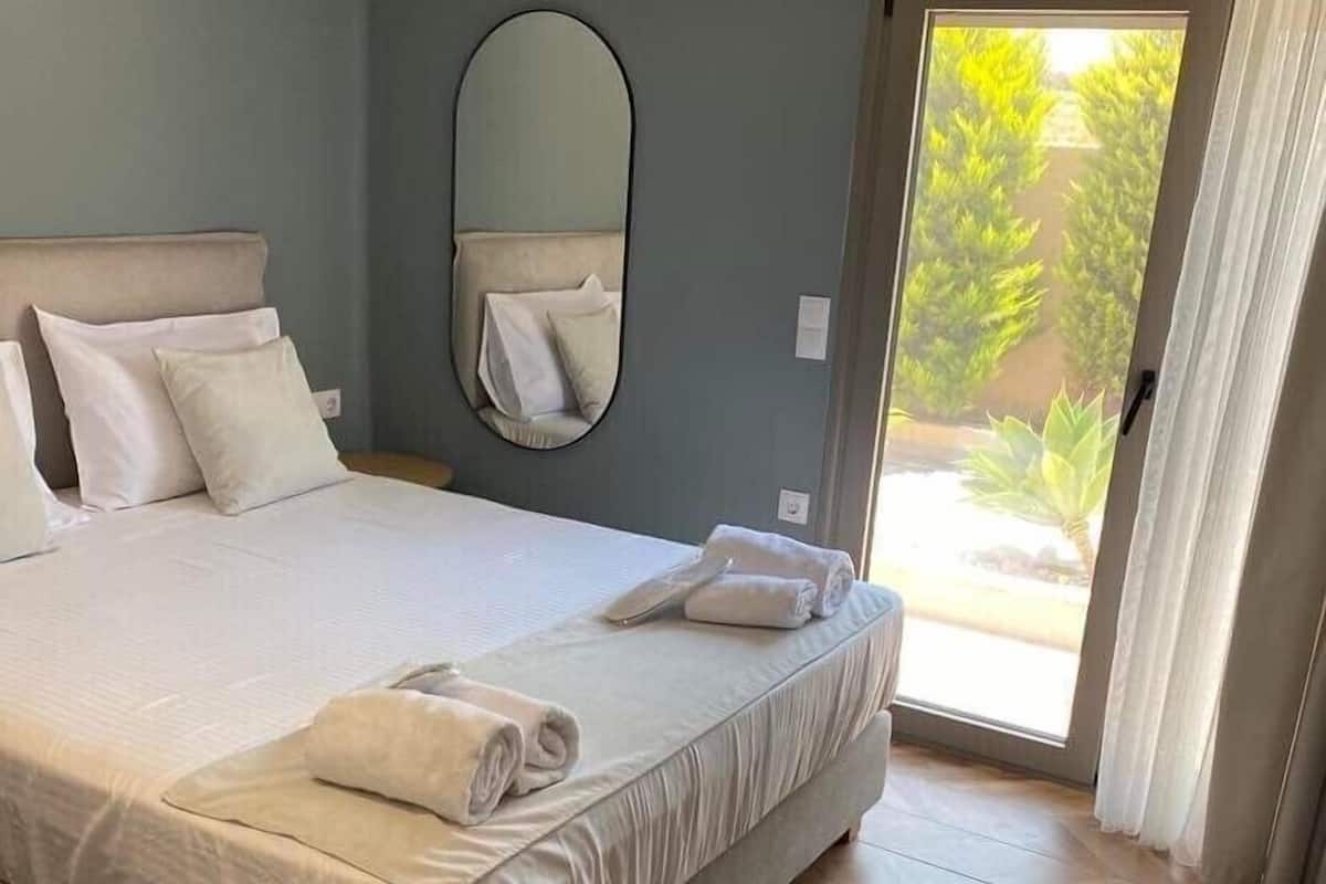 Premium luxury Suite / Emmanouil | 2 slaapkamers, een bureau, geluiddichte muren, gratis wifi