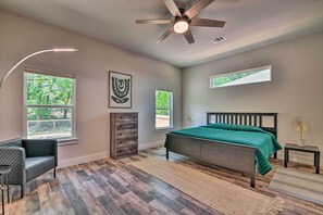 4 habitaciones, tabla de planchar con plancha, wifi y ropa de cama 