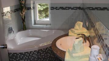 風筒、提供毛巾、番梘、洗頭水