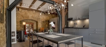 Deluxe Ground Floor Apartment in Old City
