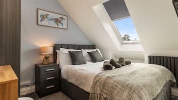 Luxury Cottage, Private Bathroom | Interior