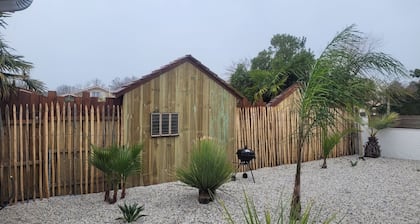 Cosy semi-detached house, terrace 800m from the swimming pool