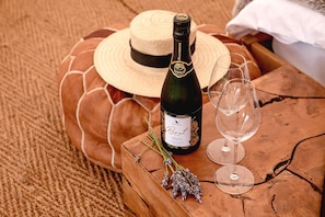 Interior - Oastbrook Glamping (Robertsbridge)