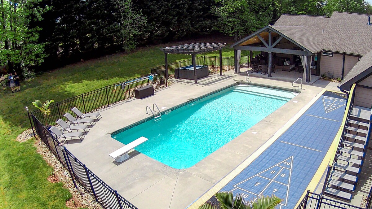Photo 43 of NEW - Heated Pool - Hot Tub - Game Room - Sauna - 20 Mins to GVL