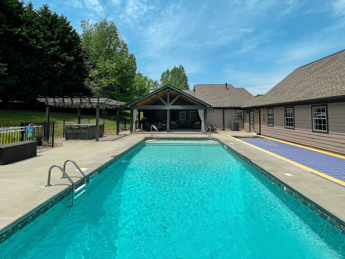 Photo 35 of NEW - Heated Pool - Hot Tub - Game Room - Sauna - 20 Mins to GVL