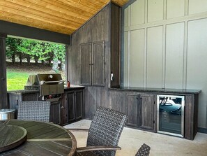 屋外ダイニングエリア