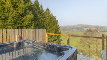 Luxury Apartment, Ensuite (Woodside Lodge 1) | Balcony view