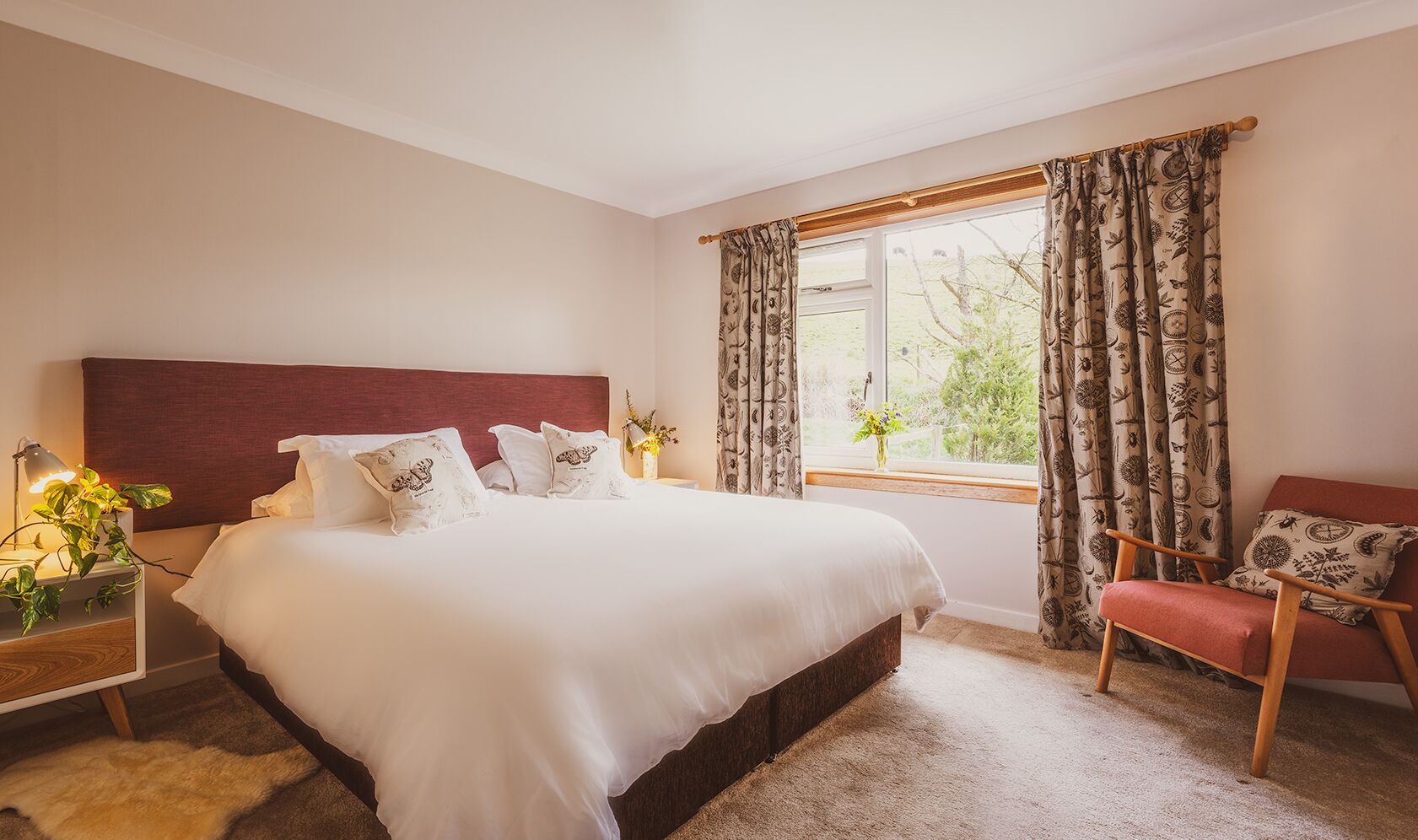 3 bedrooms, travel cot, free WiFi, bed sheets