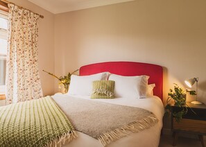 3 bedrooms, travel crib, free WiFi, bed sheets