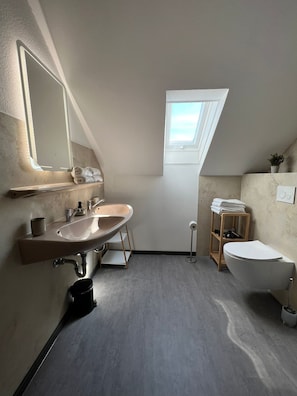 Apartment, eigenes Bad | Badezimmer