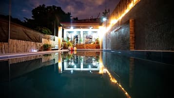 Udendørs pool