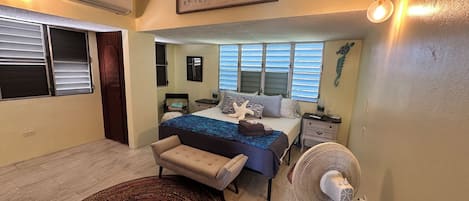 3 bedrooms, travel cot, free WiFi, bed sheets