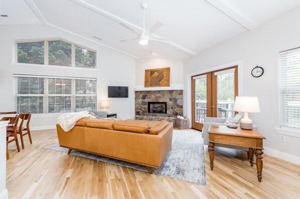 TV, fireplace, DVD player