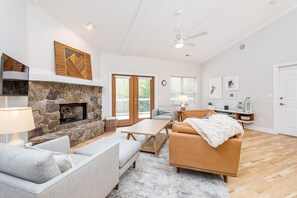 TV, fireplace, DVD player