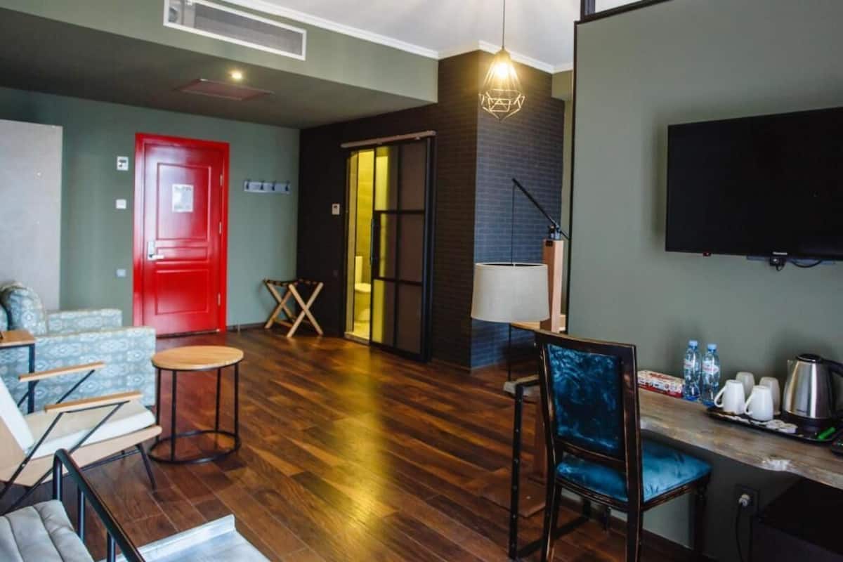 Deluxe-Vierbettzimmer | 1 Schlafzimmer, Minibar, kostenloses WLAN, Bettwäsche