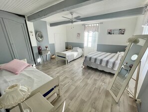 3 chambres, fer et planche à repasser, accès au Wi-Fi (inclus)