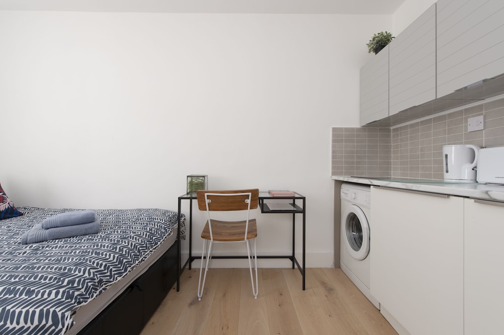 Studio Apartment in the heart of East London photo 6