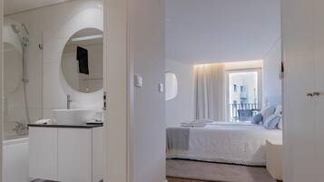 2 Schlafzimmer, Schreibtisch, Bügeleisen/Bügelbrett, kostenloses WLAN