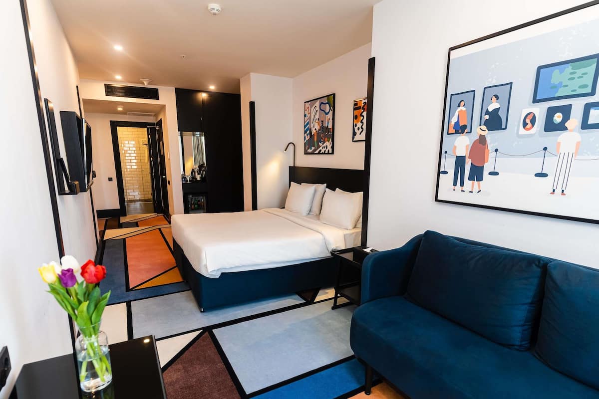 Superior Room, 1 Double Bed | Hypo-allergenic bedding, minibar, in-room safe, desk