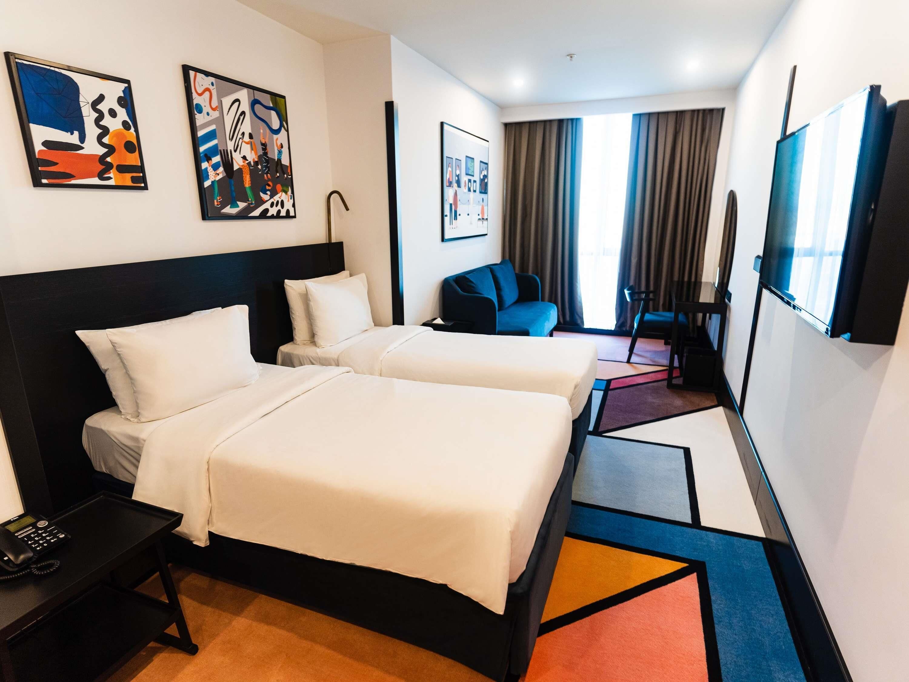 Literie hypoallergénique, minibar, coffres-forts dans les chambres