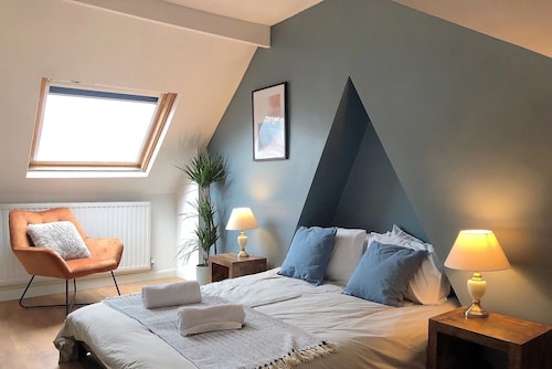 Modern 3 bedrooms house with 6 guests