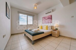 2 quartos, ferros/tábuas de passar roupa, Wi-Fi, roupa de cama