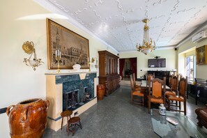 7 bedrooms, WiFi