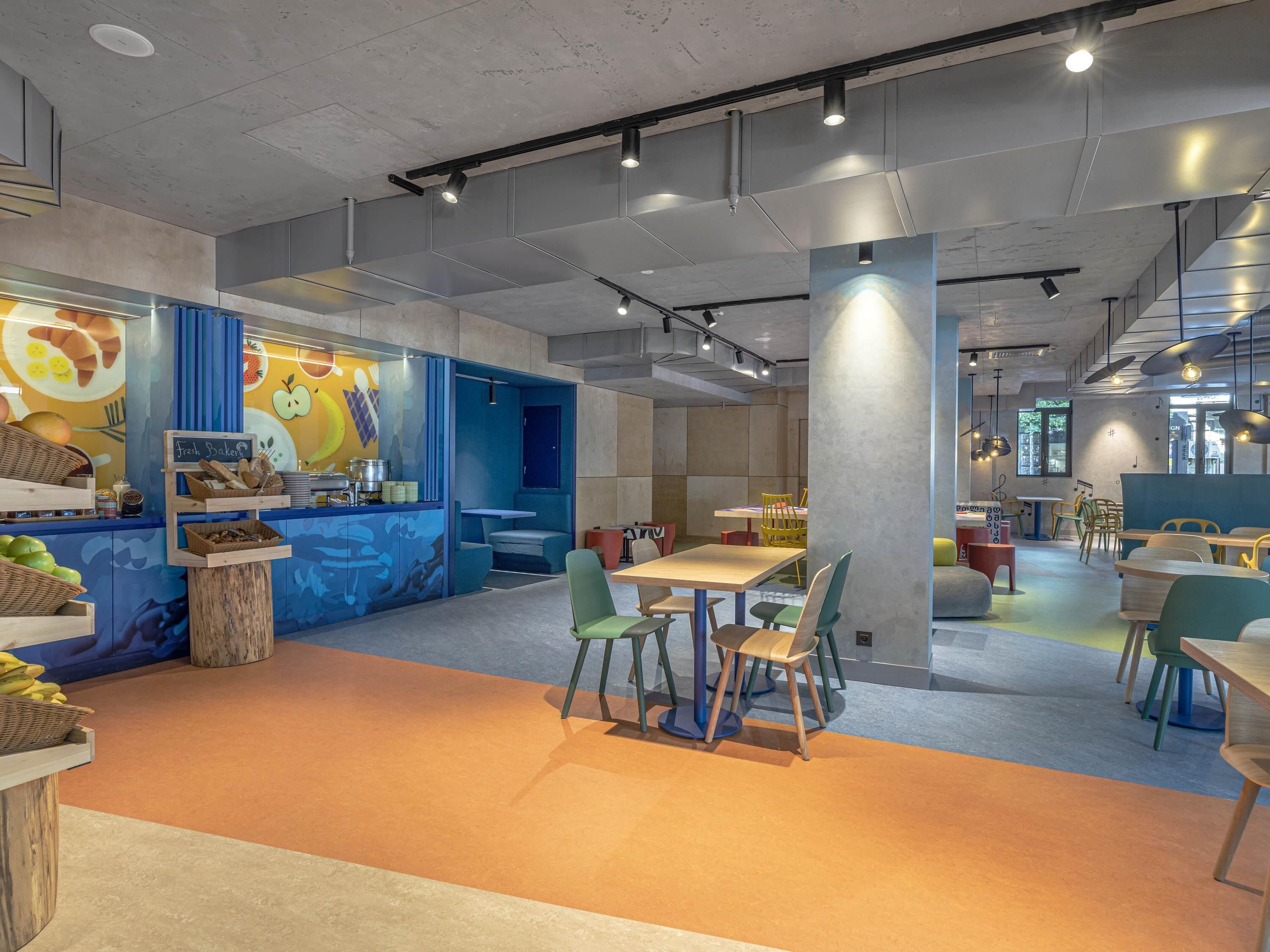 Bữa sáng buffet hàng ngày (27 GEL/mỗi người) 