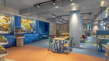 Esmorzar diari d'estil bufet (27 GEL per persona)