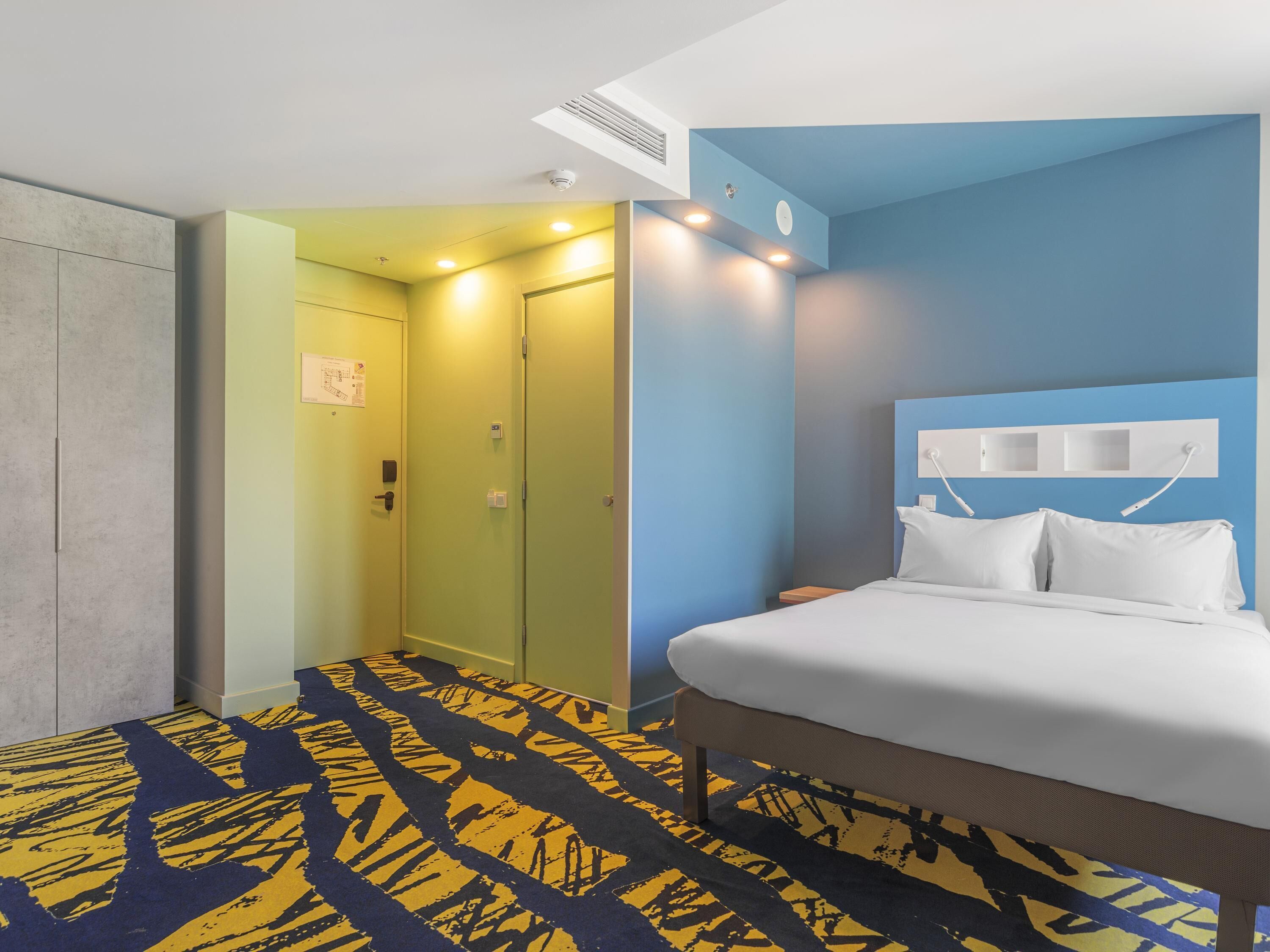 Family Room | Hypo-allergenic bedding, soundproofing, free WiFi, bed sheets