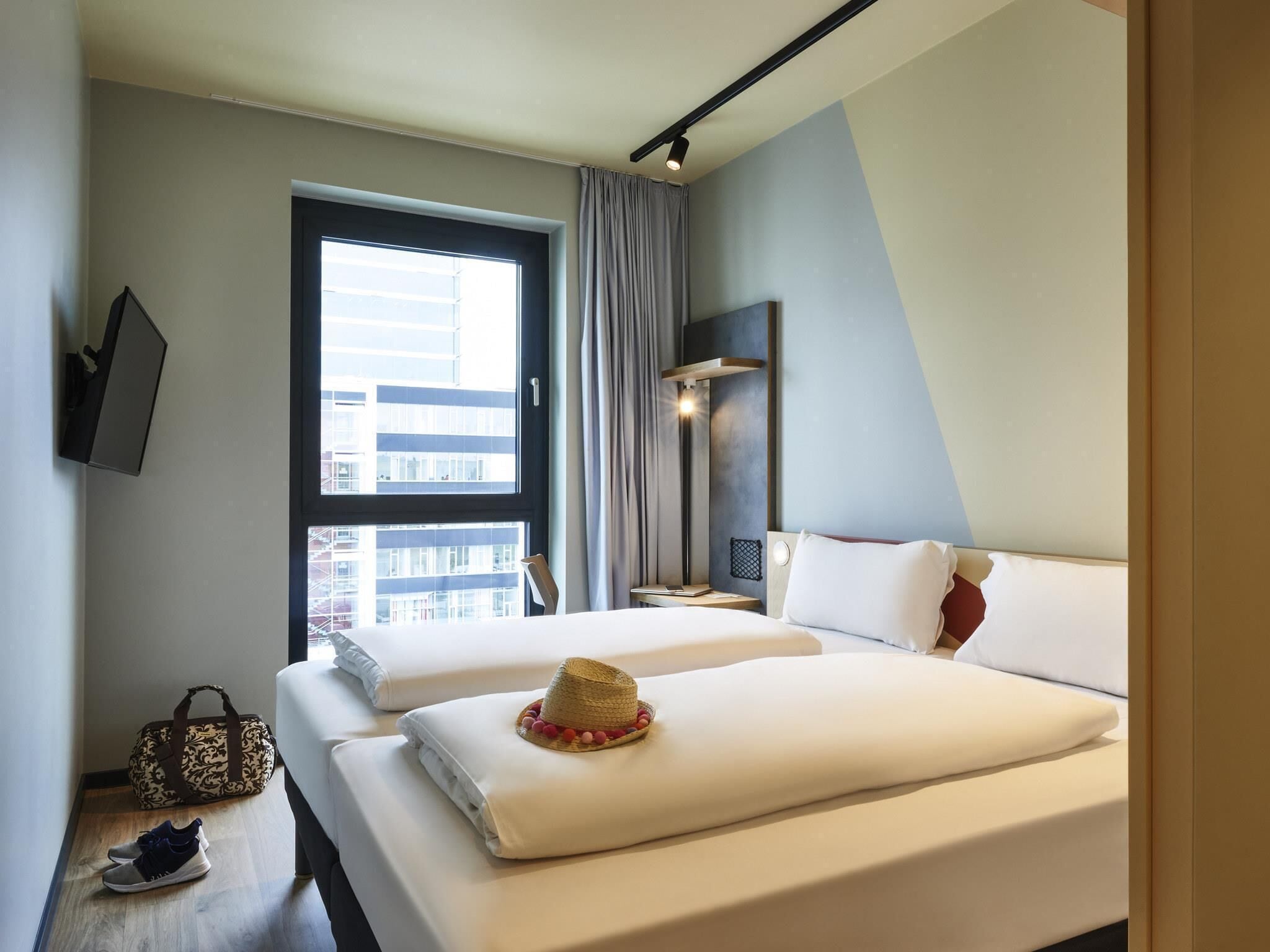 Standard Room, 2 Twin Beds | Hypo-allergenic bedding, desk, laptop workspace, soundproofing