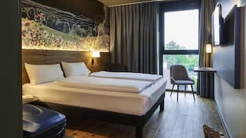 Standard Room, 2 Twin Beds | Hypo-allergenic bedding available, desk, laptop workspace, soundproofing