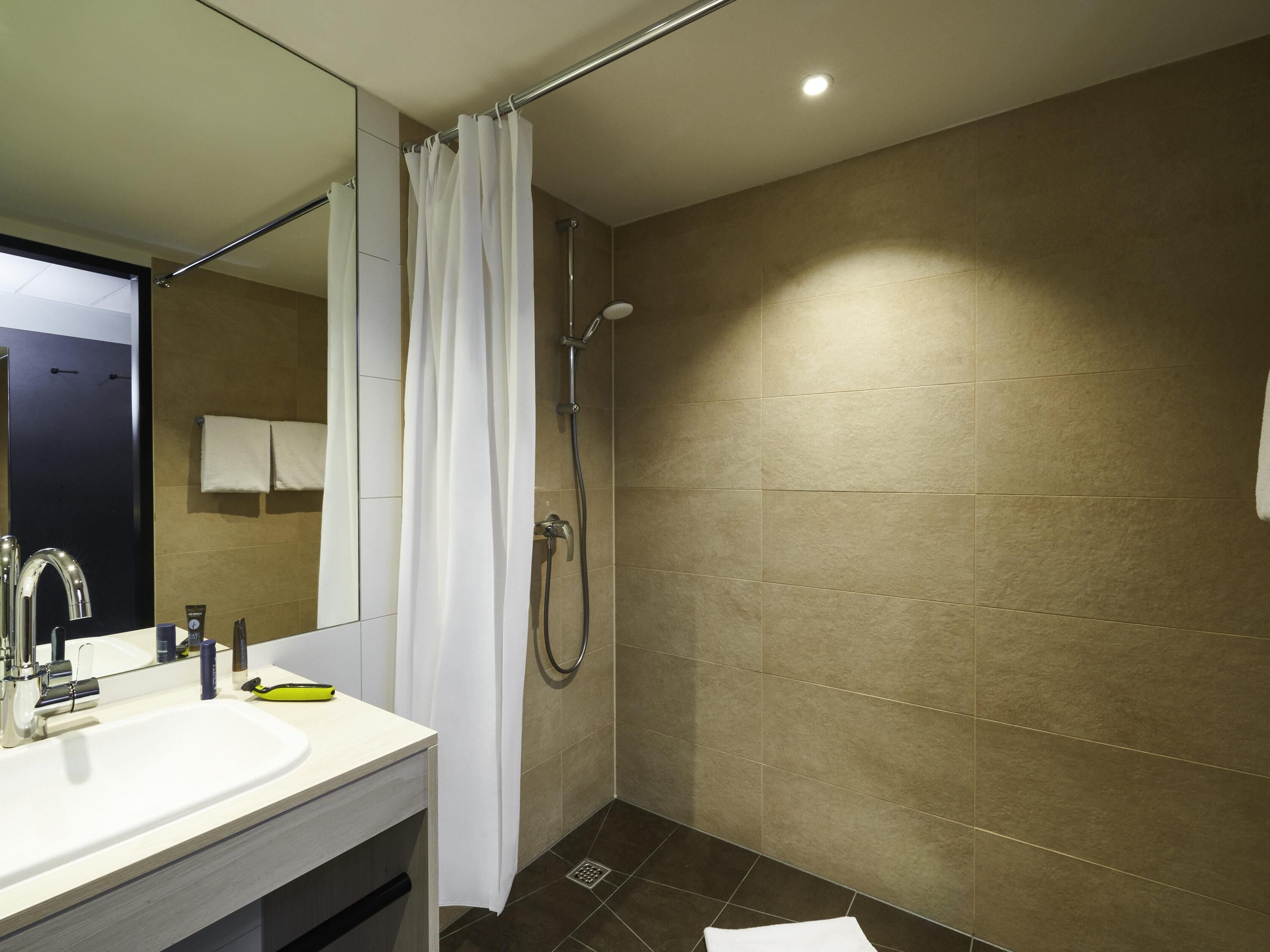Family Room, Berbilang Katil (1 DoubleBed&BunkBed, Max.80kg/bed) | Bilik Mandi | Pancuran mandi, kelengkapan dandanan diri mesra alam, pengering rambut 