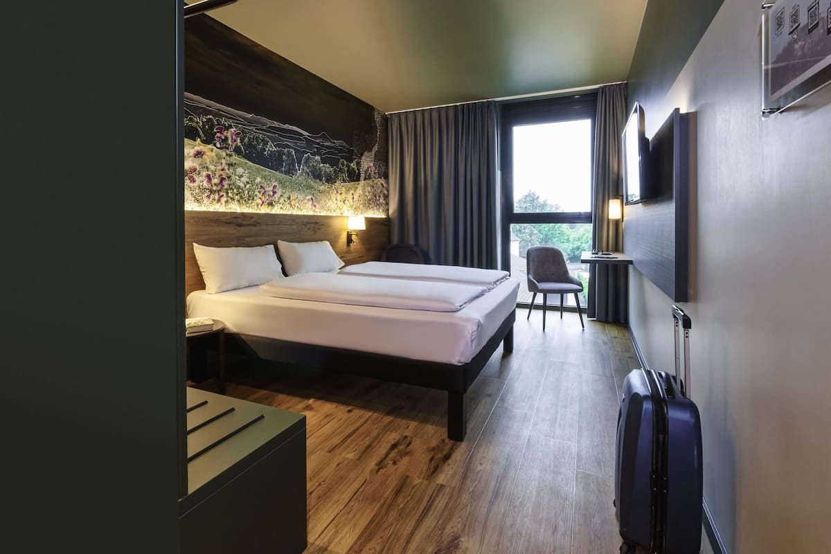 Ropa de cama hipoalergénica y escritorio