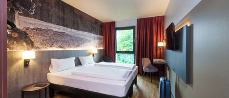 Quarto standard, 1 cama de casal | Roupas de cama antialérgicas, escrivaninha