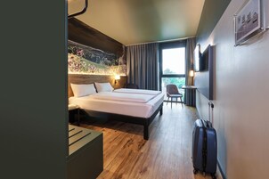 Ropa de cama hipoalergénica y escritorio 