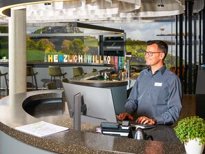 Reception - Ibis Styles Singen (Singen)