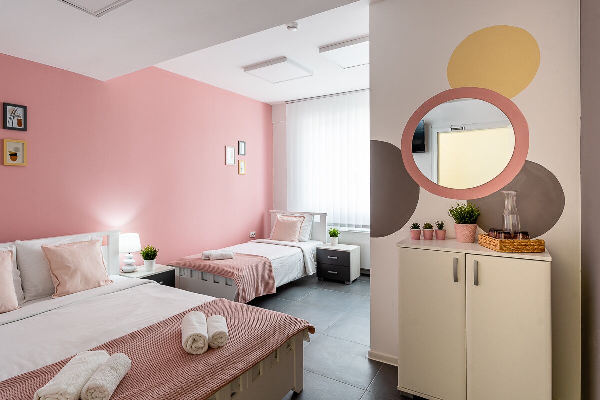 6 bedrooms, WiFi, bed sheets