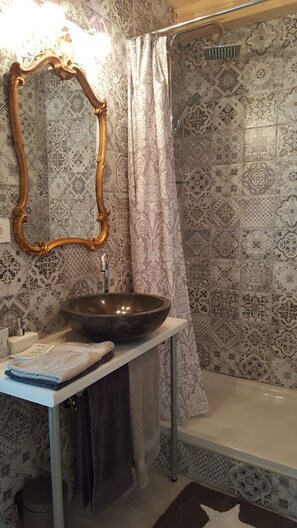 Villa, Mehrere Betten | Badezimmer | Dusche, Haartrockner, Handtücher