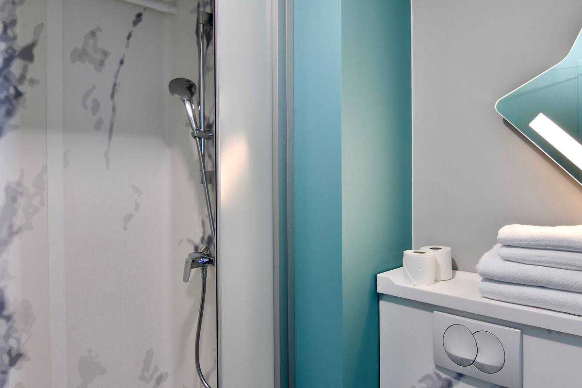 premium bedding, pillow-top beds, individually furnished