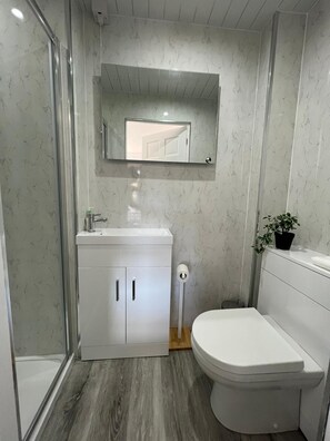 Family Room, 1 Bedroom