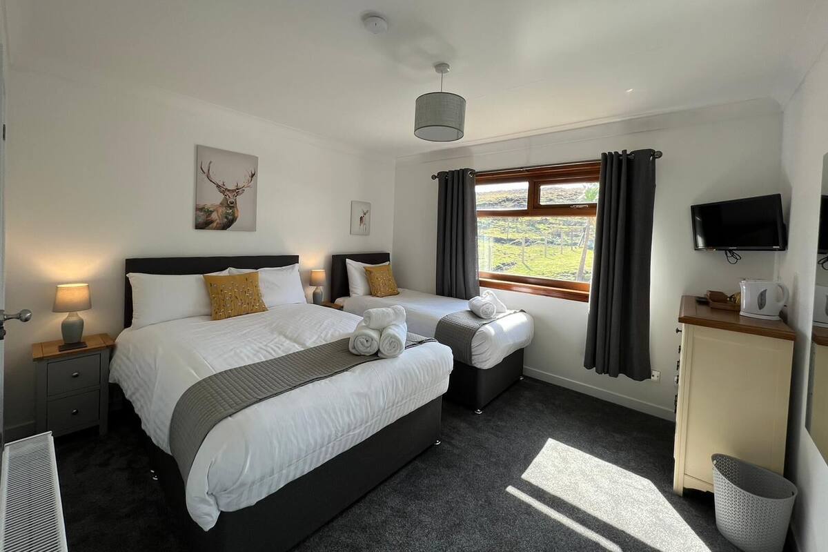 Family Room, 1 Bedroom