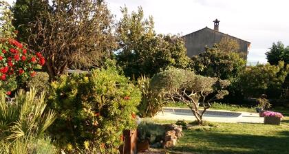 T2 garden level in villa