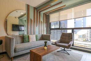 TV, offices - w* | Classy 1BR in San Isidro (San Isidro)