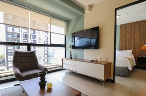 1 bedroom, iron/ironing board, WiFi, bed sheets - w* | Classy 1BR in San Isidro (San Isidro)