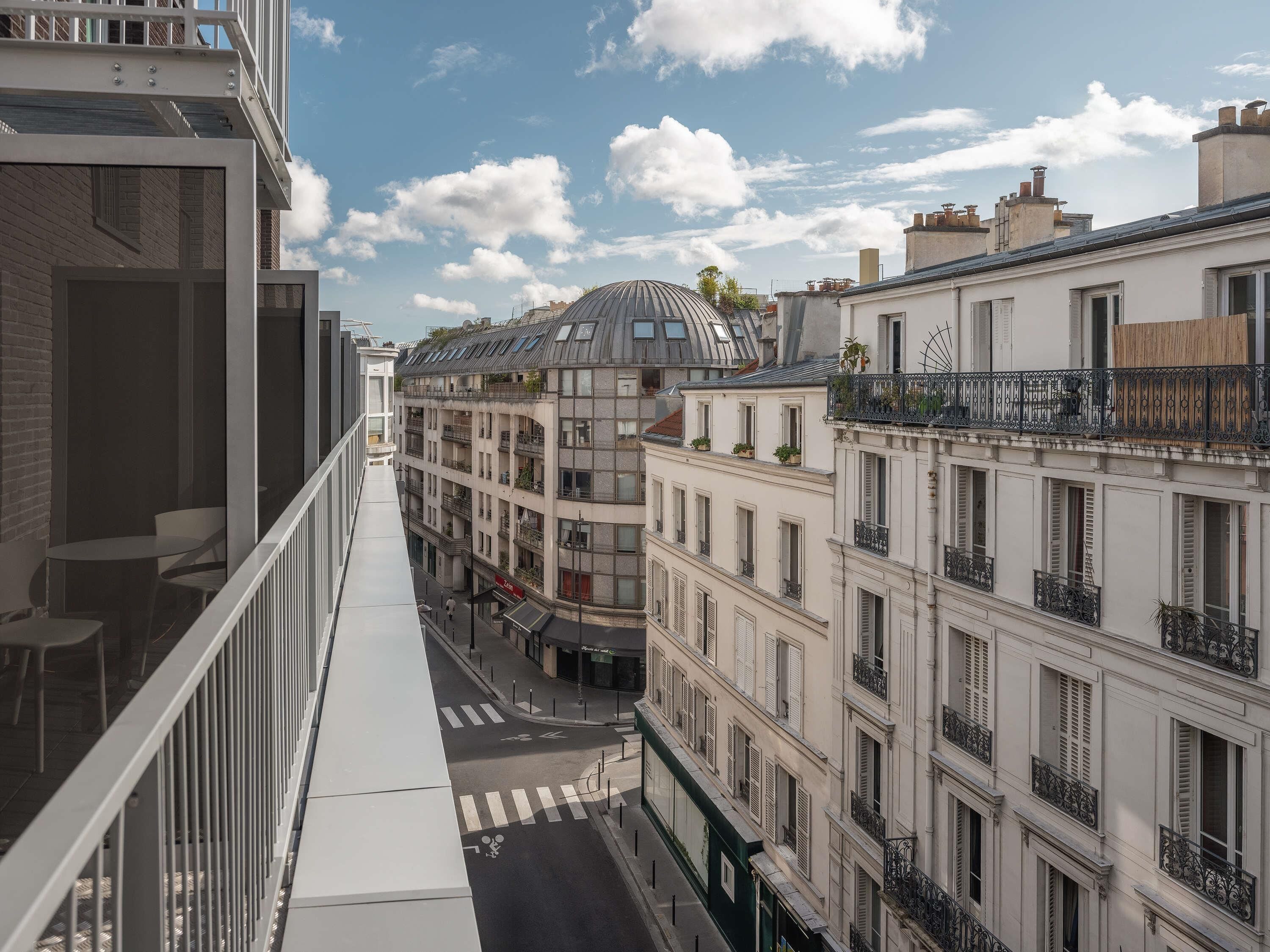 superior room, 1 queen bed, balcony | desk, blackout curtains, soundproofing, iron/ironing board