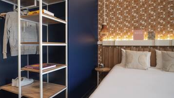 Bureau, rideaux occultants, chambres insonorisées
