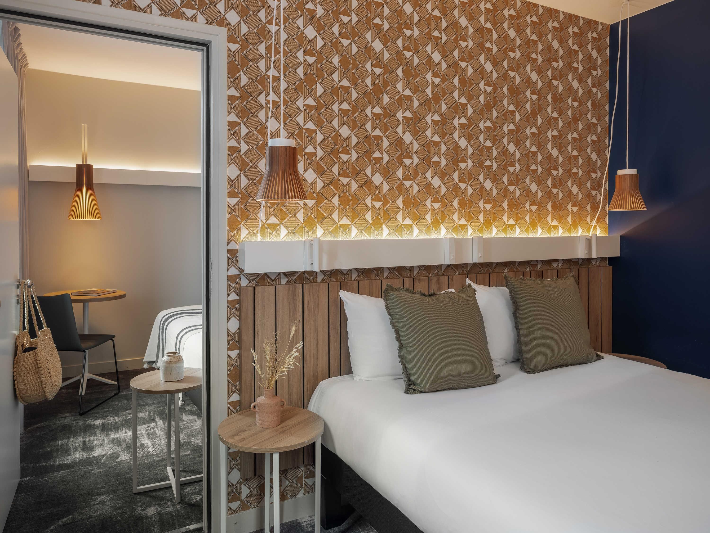 Suite – standard, 2 dobbeltsenger | Skrivebord, blendingsgardiner, lydisolert og strykejern/-brett