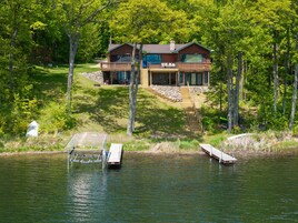House, 3 Bedrooms | Exterior